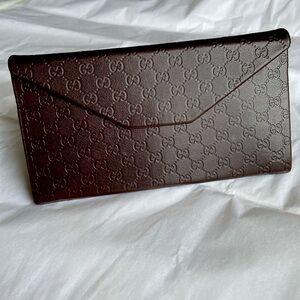 GUCCI Folding triangular Brown Eyeglass case in perfect condition
